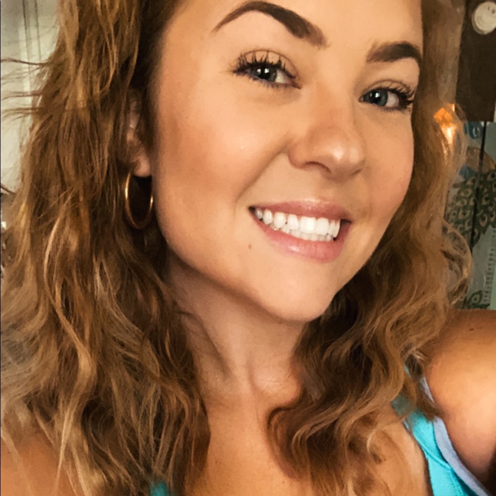 Meet your Posher, Lexi